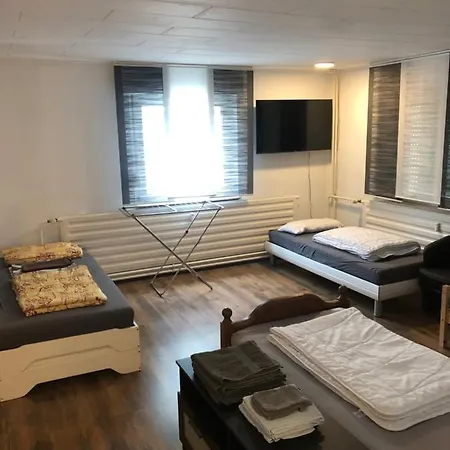 Ferien-handwerkerwohnung In Ruhiger Lage 2 *